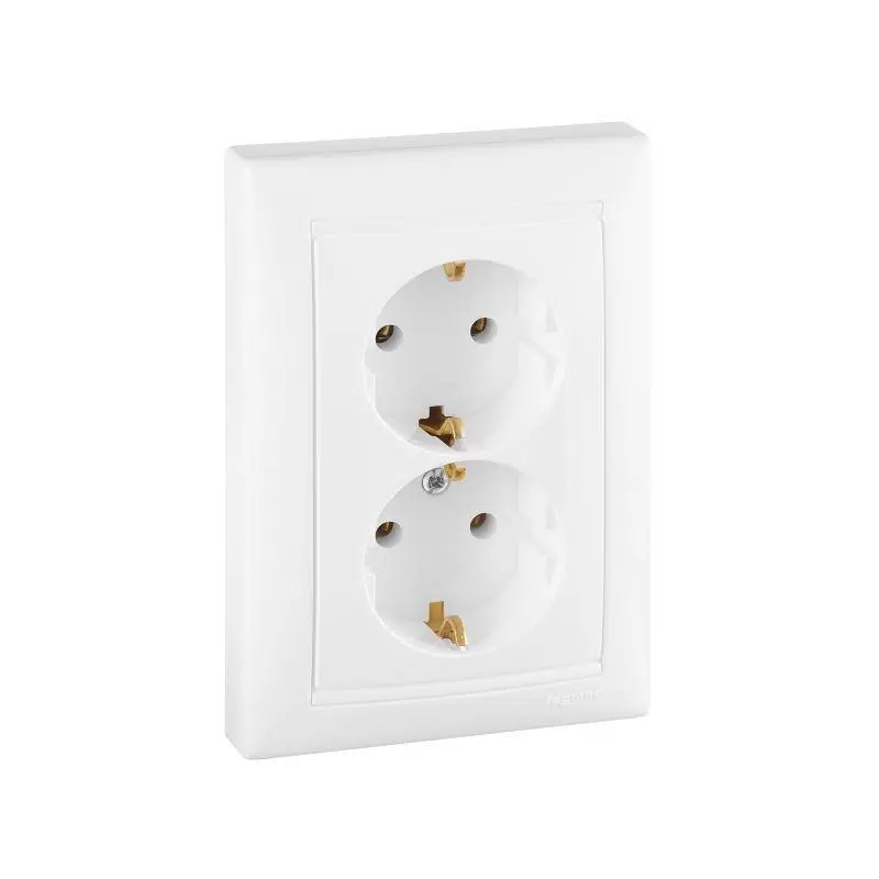 Розетка 2-м СП Valena 16А IP20 2P+E с заземл. бел. (DIY-упак.) Legrand 694272